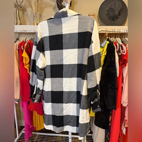 NWT Divided Oversized Monochrome Checkered Button Down Shirtdress - Picture 8 of 8